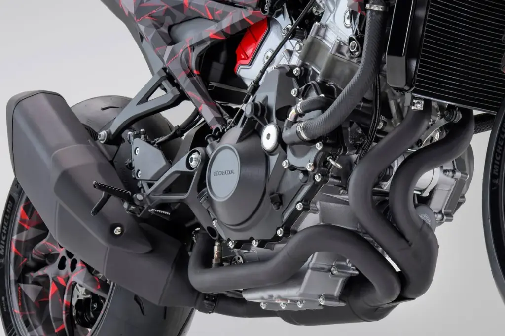 EICMA 2025: Honda revela novo protótipo V3R 900 E-Compressor