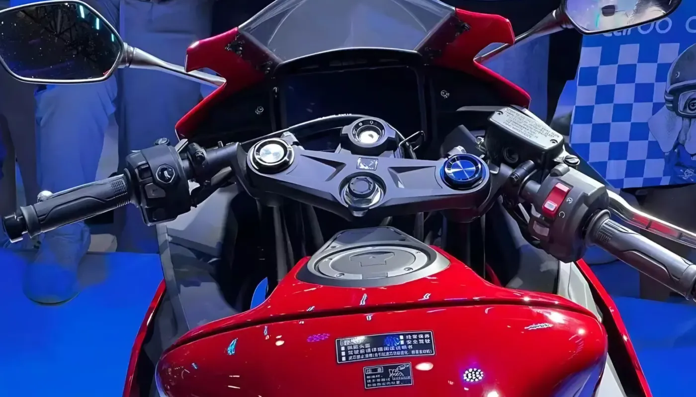Honda lança CBR500R Four 2026 com 4 cilindros