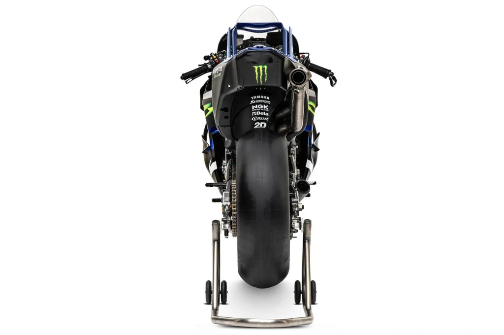 Yamaha estreia M1 V4 e revela pintura de 2026
