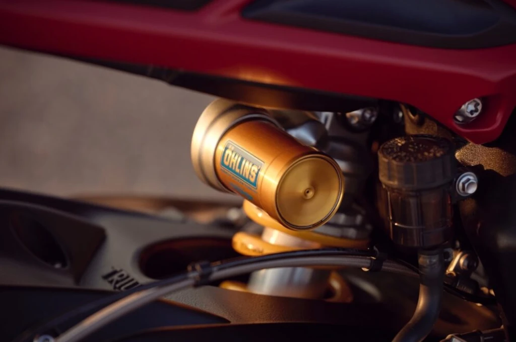 Triumph lança Street Triple 765 RX e Moto2 Edition - Grid Motors