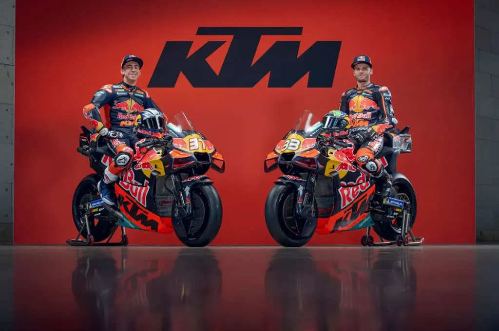 KTM apresenta RC16 de Acosta e Binder para 2026