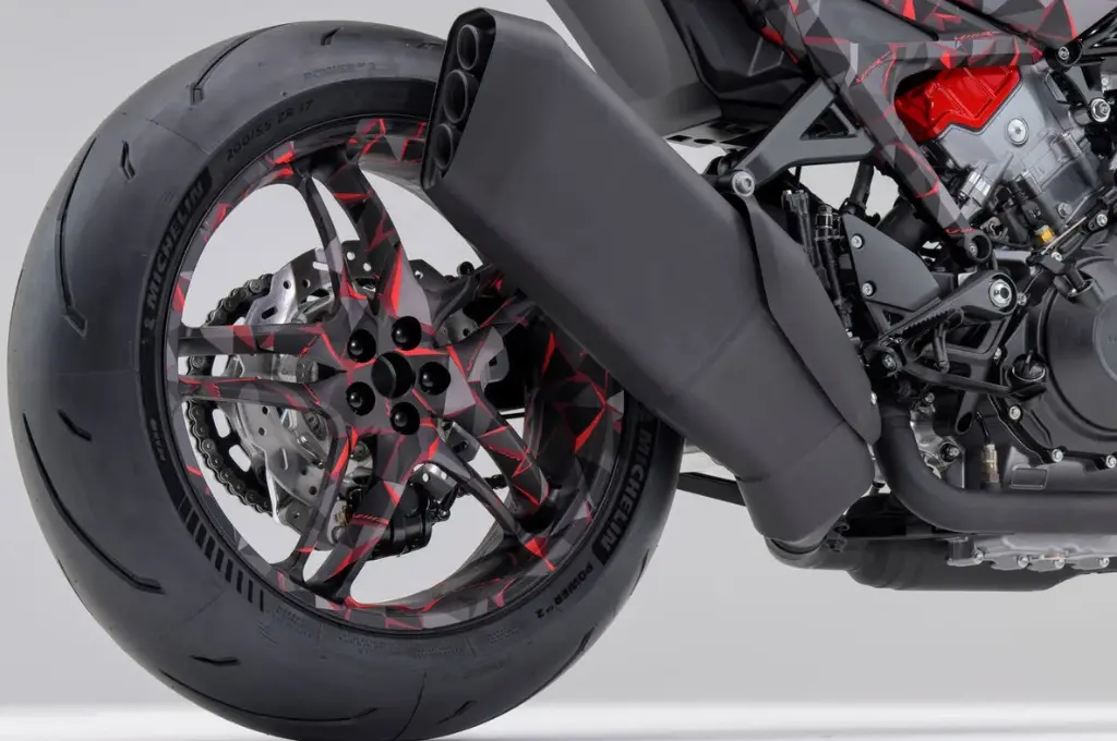 EICMA 2025: Honda revela novo protótipo V3R 900 E-Compressor