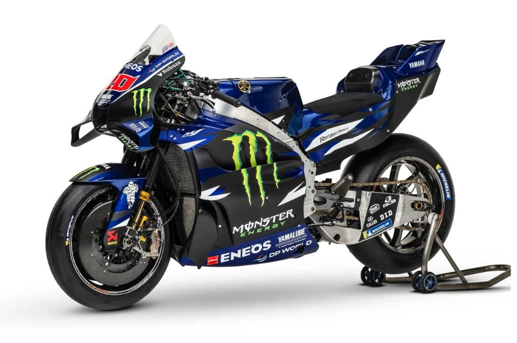 Yamaha estreia M1 V4 e revela pintura de 2026