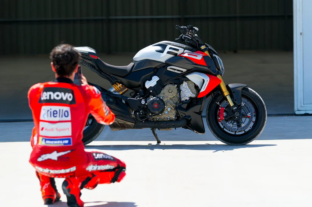  Yamaha V4 estreia em Misano e mostra potencial