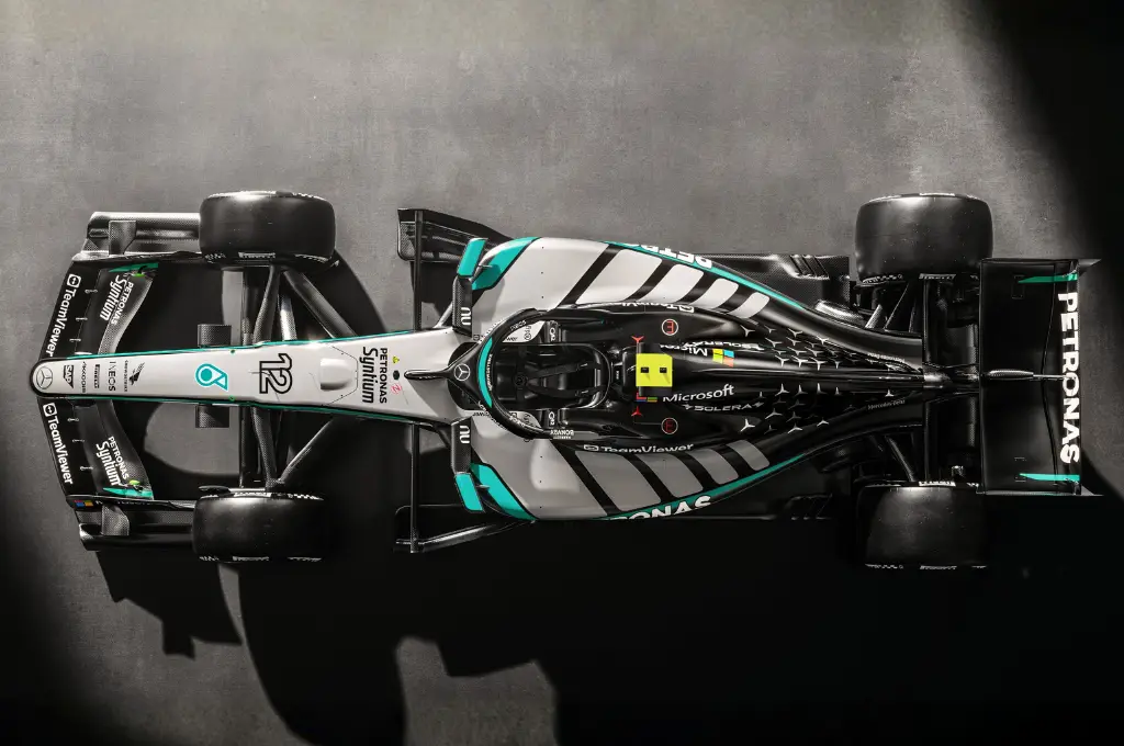 Mercedes apresenta W17 e inicia nova era na F1 Mercedes apresenta W17 e inicia nova era na F1