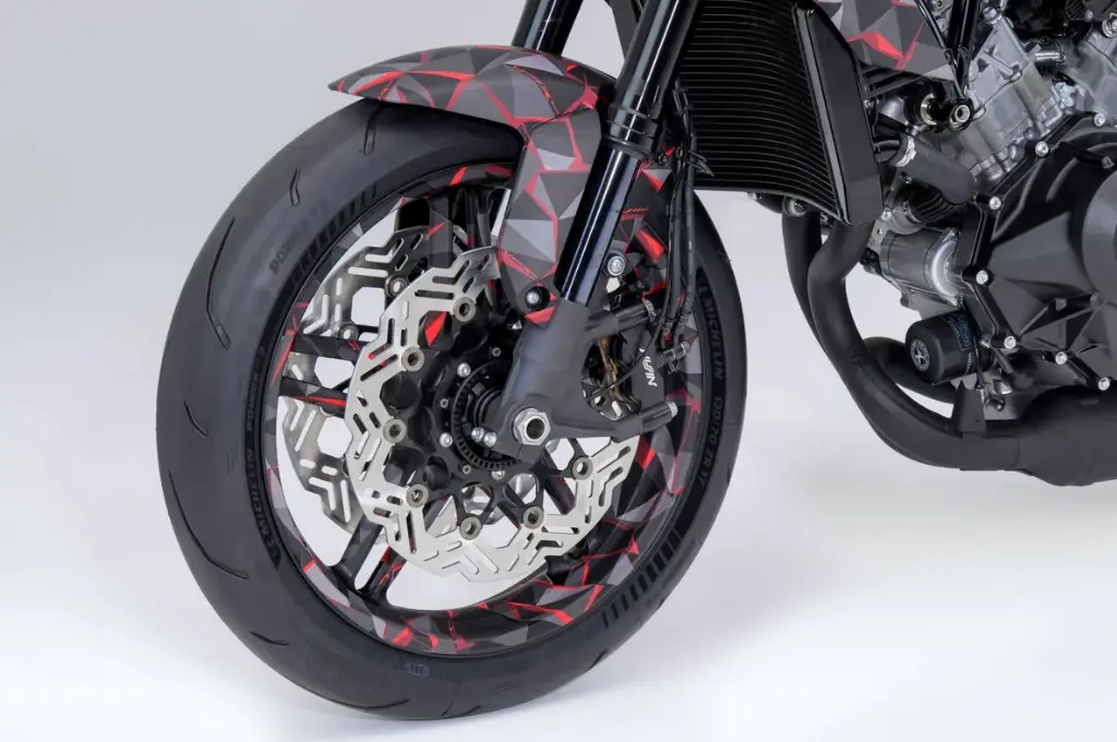 EICMA 2025: Honda revela novo protótipo V3R 900 E-Compressor
