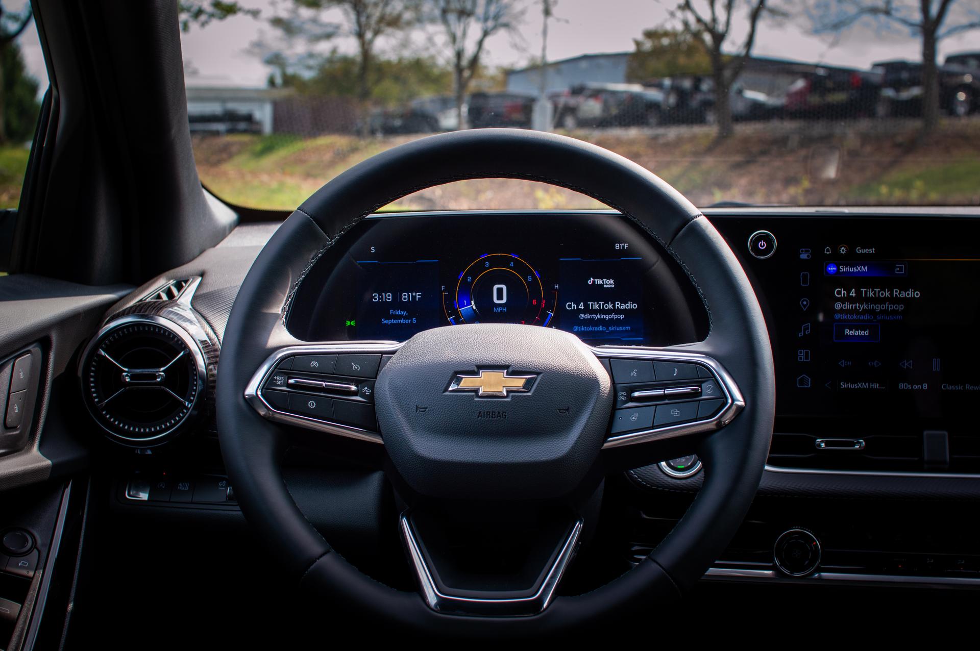 Chevy Traverse RS for sale near Flemington and Lebanon NJ with leather seating and advanced safety features