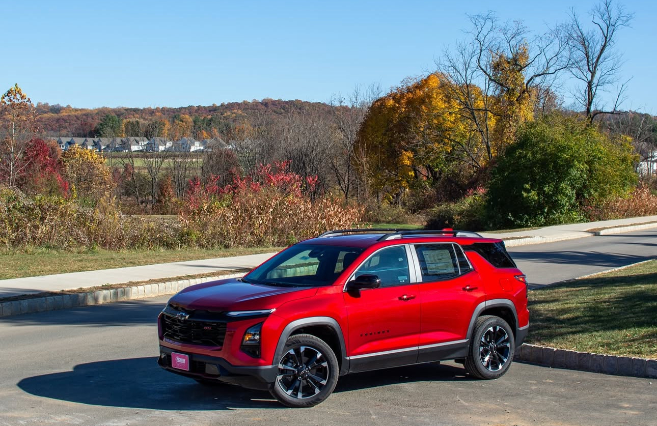 2026 Chevy Traverse High Country in Bridgewater, NJ Interior and exterior view of the 2026 Chevrolet Traverse with digital display and turbocharged performance at Rossi Chevrolet GMC Washington NJ