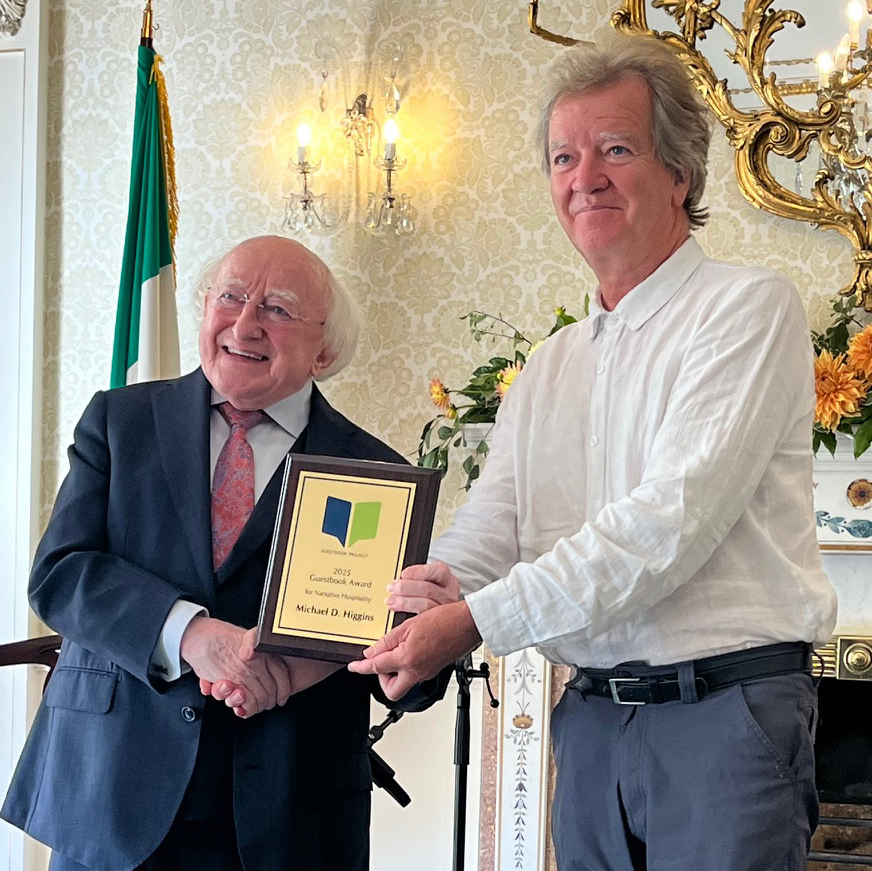 Kearney presents Guestbook Project Award