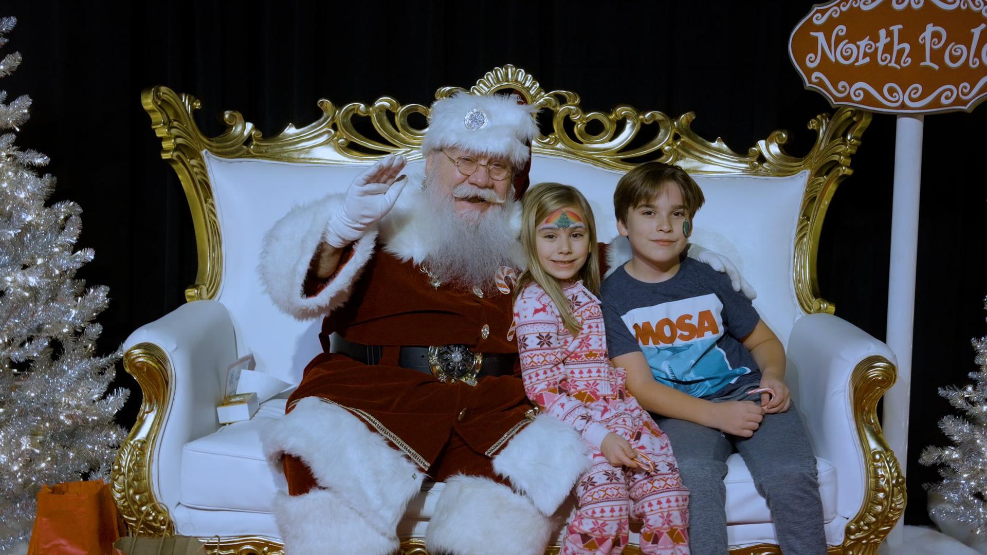 Pictures with Santa in Memphis