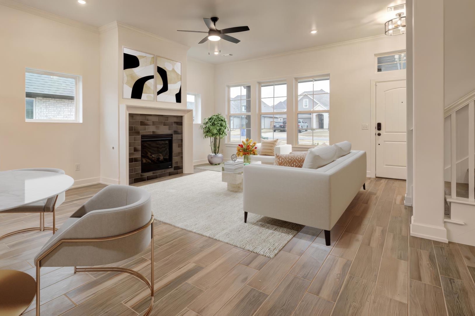 Interior living room 2348 Ridge Pine