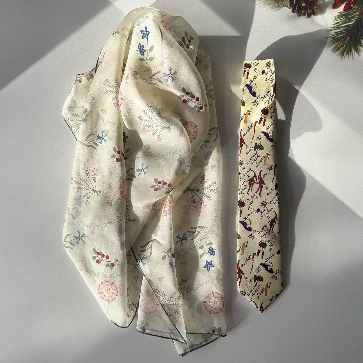Shakespeare Love Silk Scarf & Shakespeare Plays silk tie
