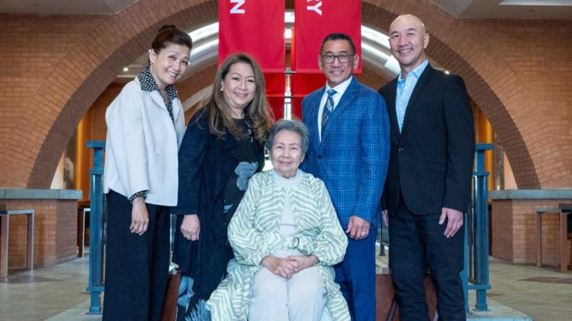 Five members of the Quo family