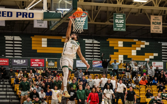 Lovell Williams, a senior studying mechanical engineering, dunks a basket during a game against Quincy University on Thursday, Nov. 30, 2023. Photo by Michael Pierce/Missouri S&T. 