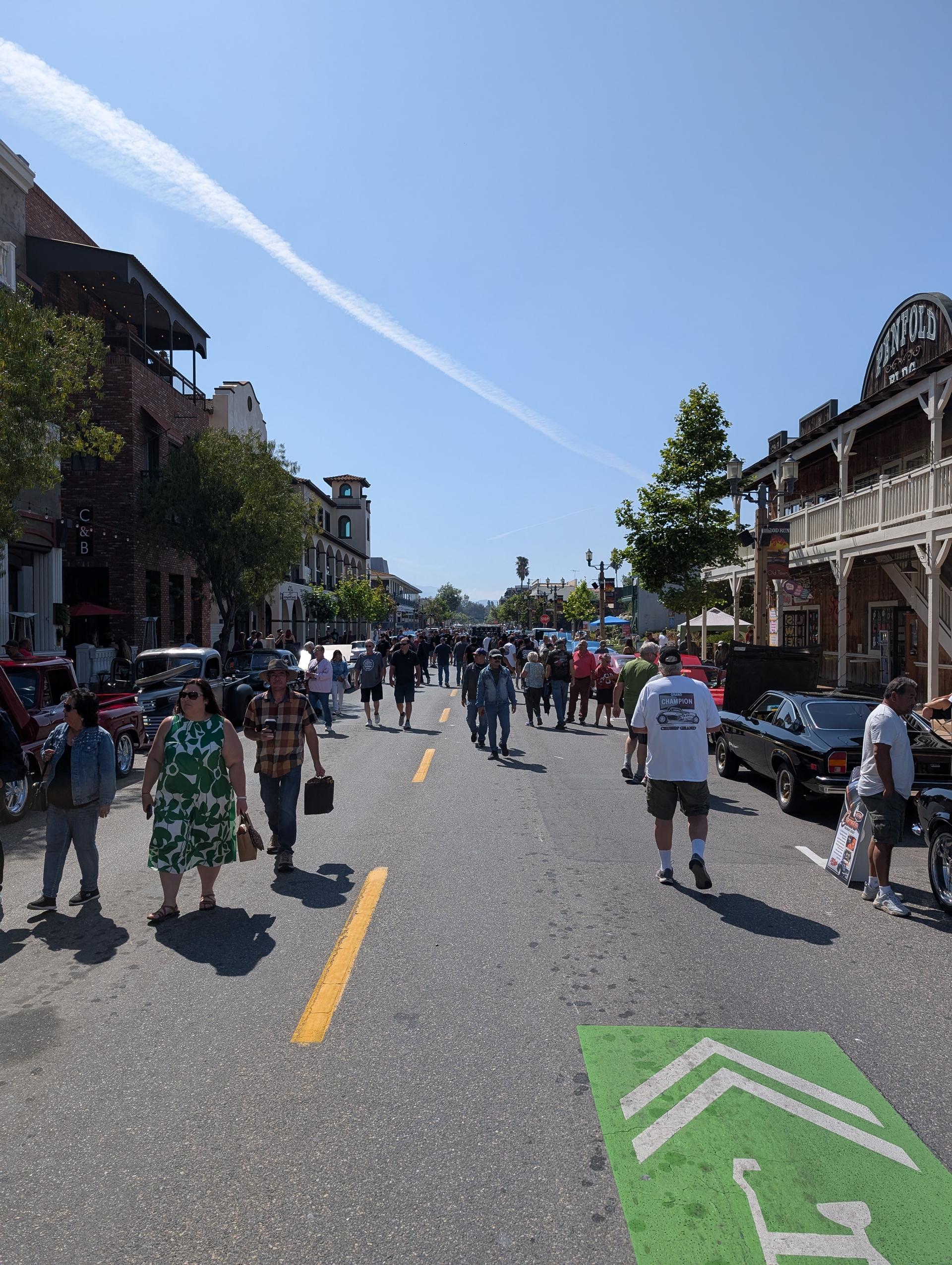 Crowds walking through Old Town Temecula during the Temecula Rod Run