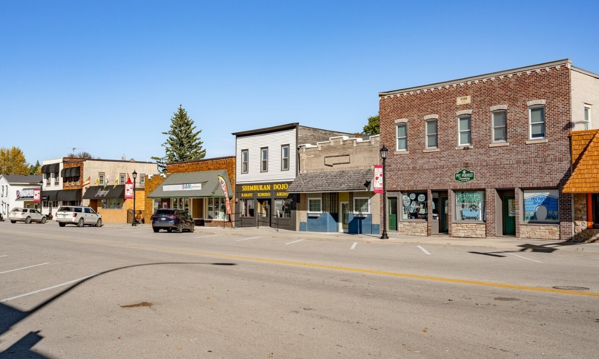Downtown Lonsdale Minnesota streetscape