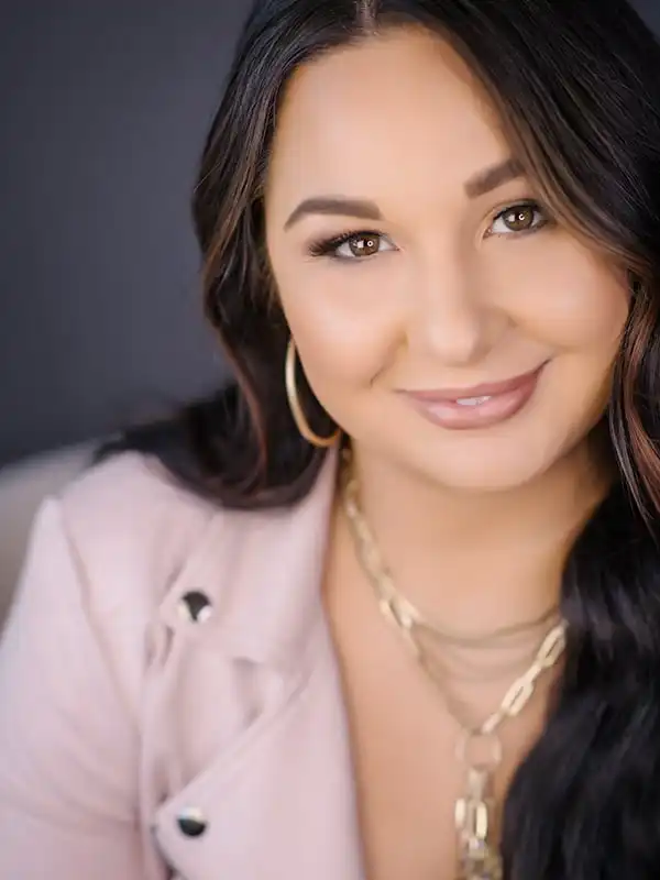 Cassie Faith headshot