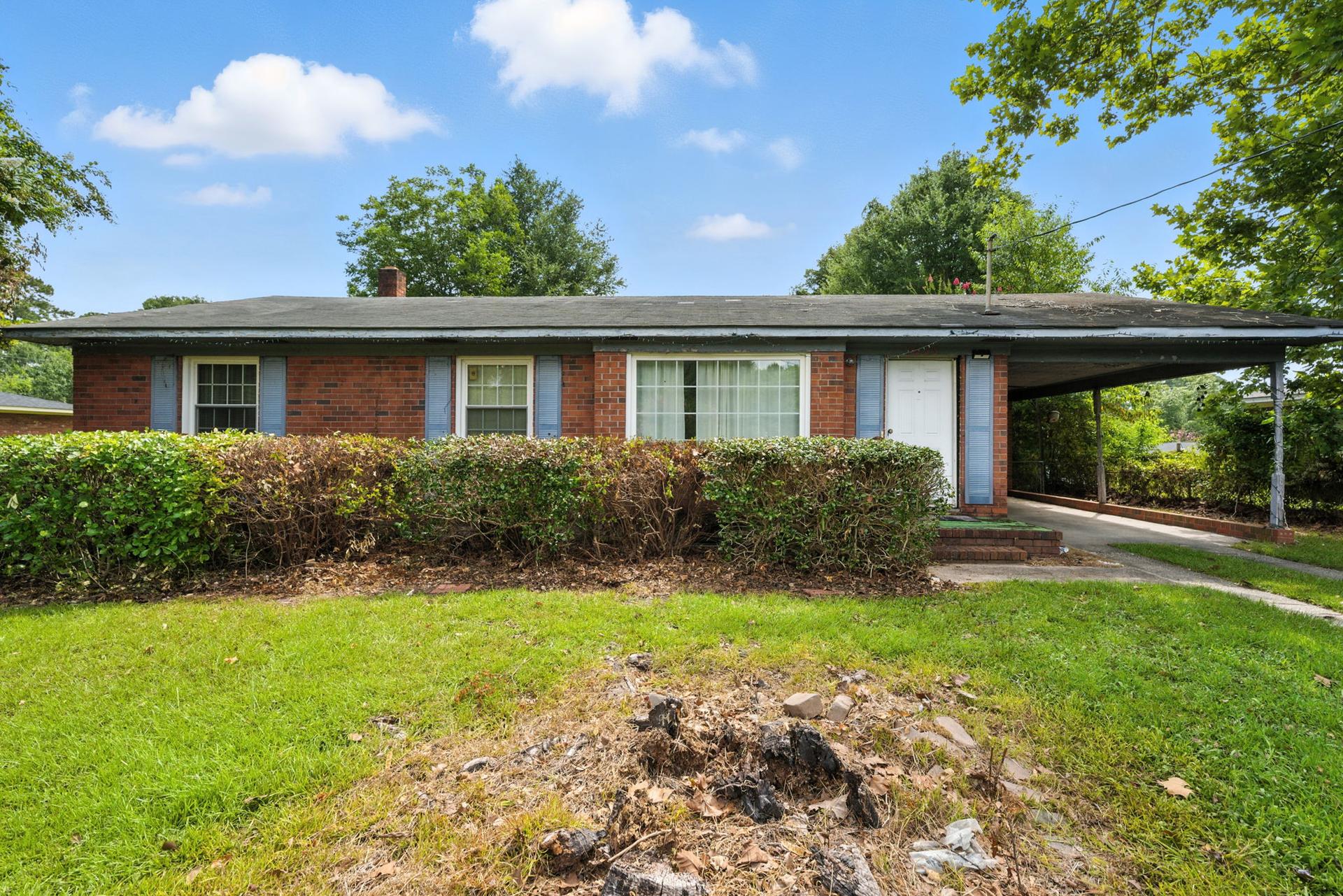 3-bed, 2-bath home on 8.7 acres with inground pool, outdoor shop, and no HOA restrictions in Goldsboro, NC.