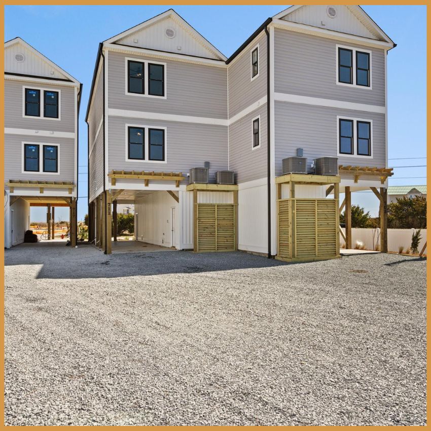 Exterior view of Townhomes Exterior view of Townhomes