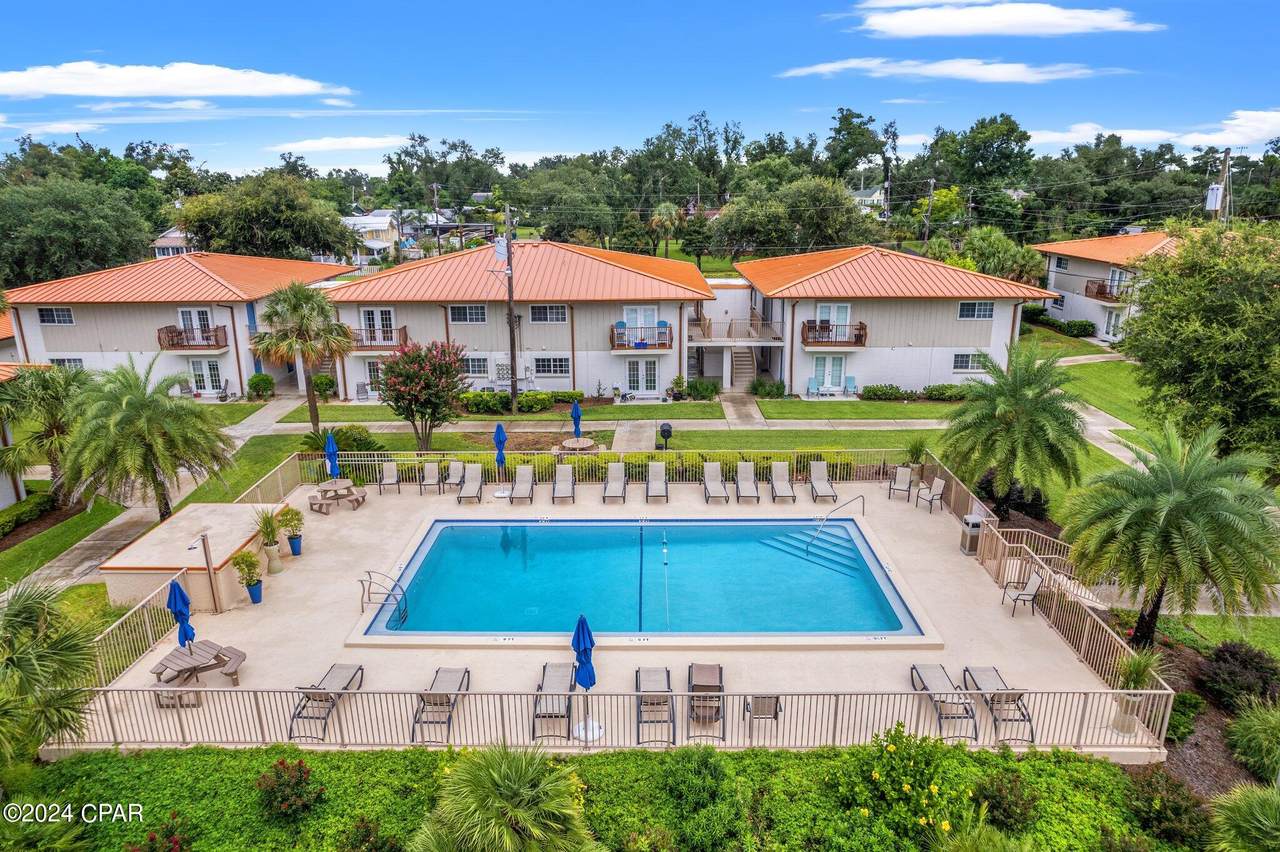 landmark on st. andrews condos and its pool