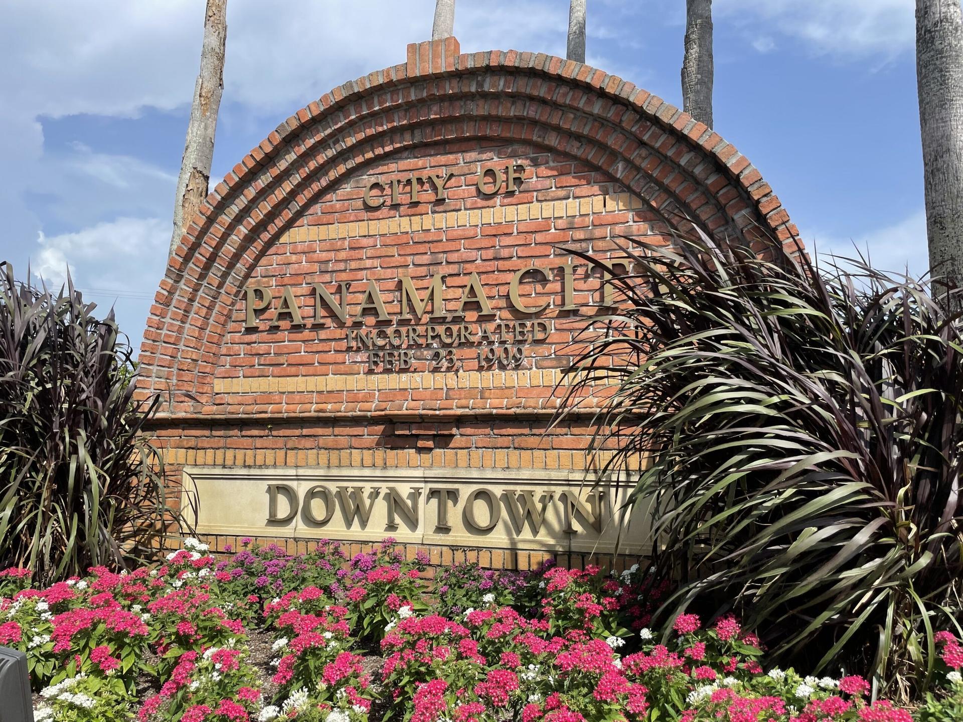 Downtown Panama City Sign nearing panama city homes