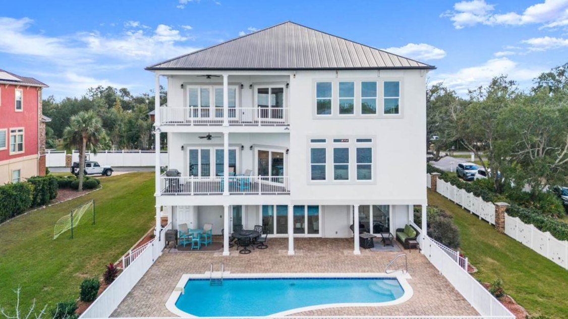 lynn haven Home with Pool