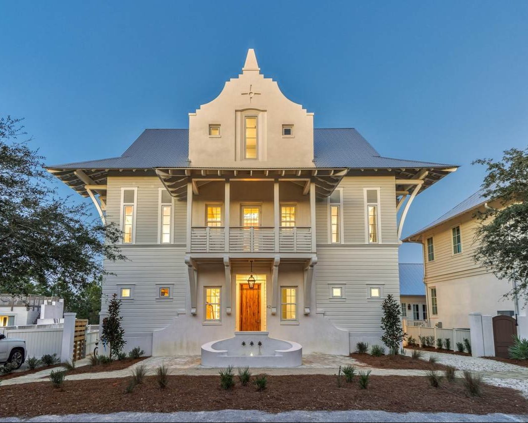 Extreme architecture show on emerald coast home