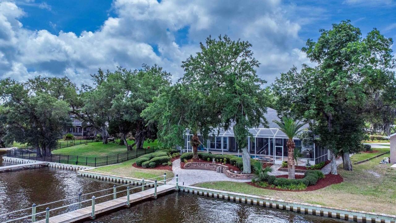 lynn haven Home with Dock