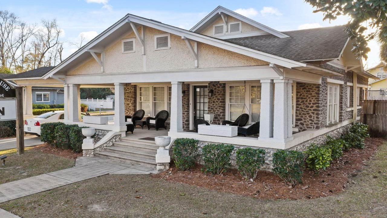 craftsman style washington county home for sale