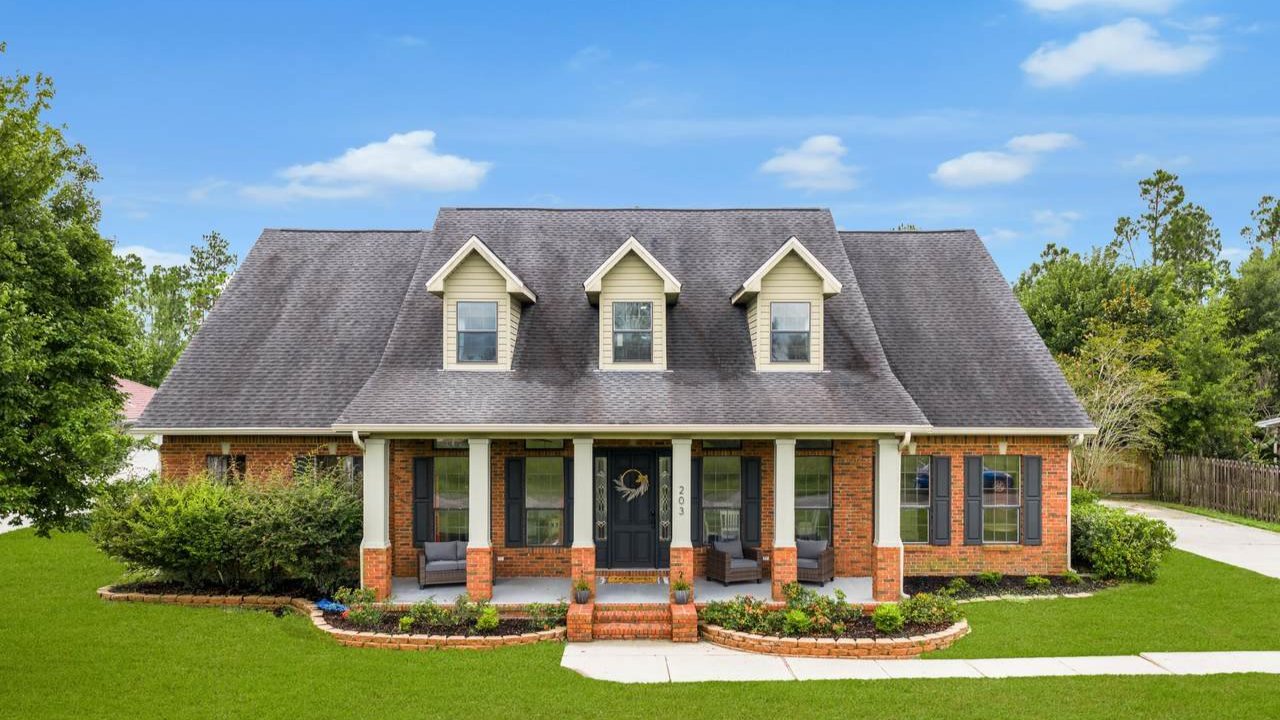 Cape Code Style Lynn Haven Home