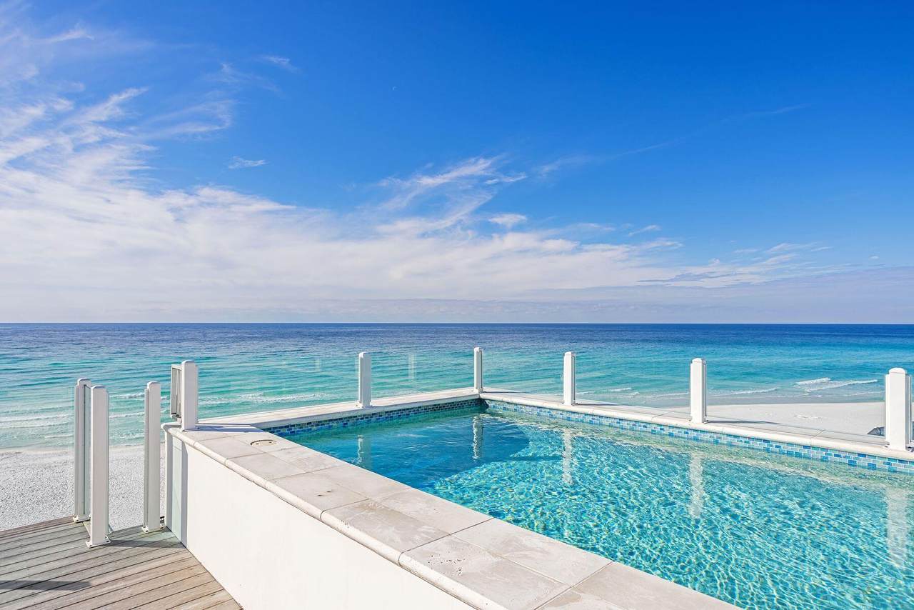Santa Rosa Beach Home Pool view of the gulf coast