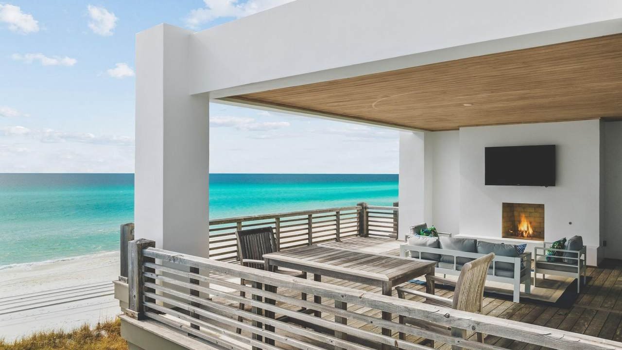 Luxury gulf front condo with open view