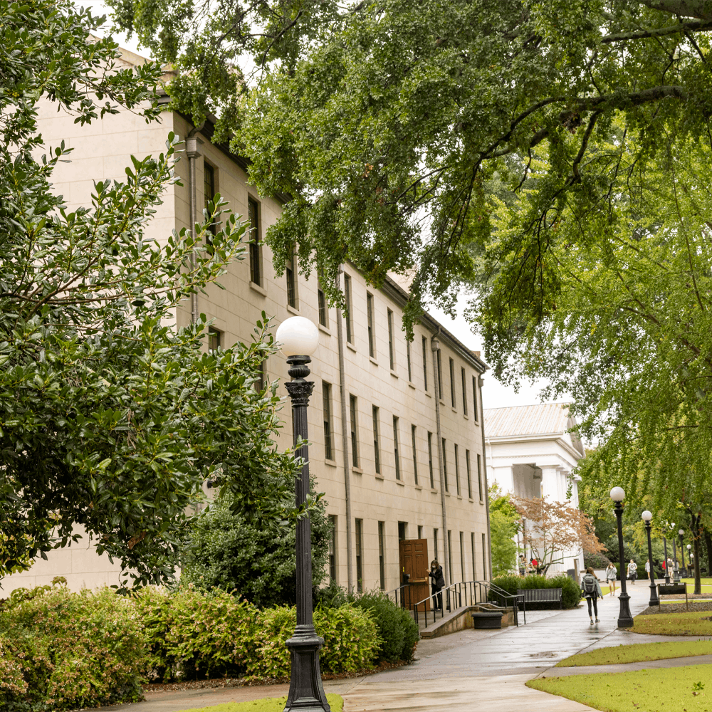 New College on a rainy day (UGA MarComms) 