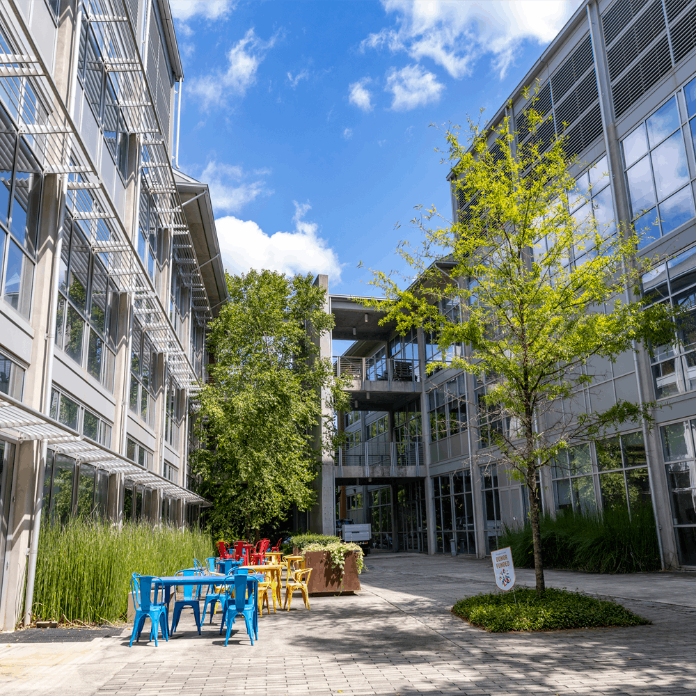 Courtyard of Lamar Dodd School of Art (UGA MarComms)