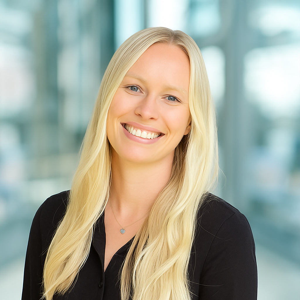 Portrait of Amanda Petruzzello, Realtor