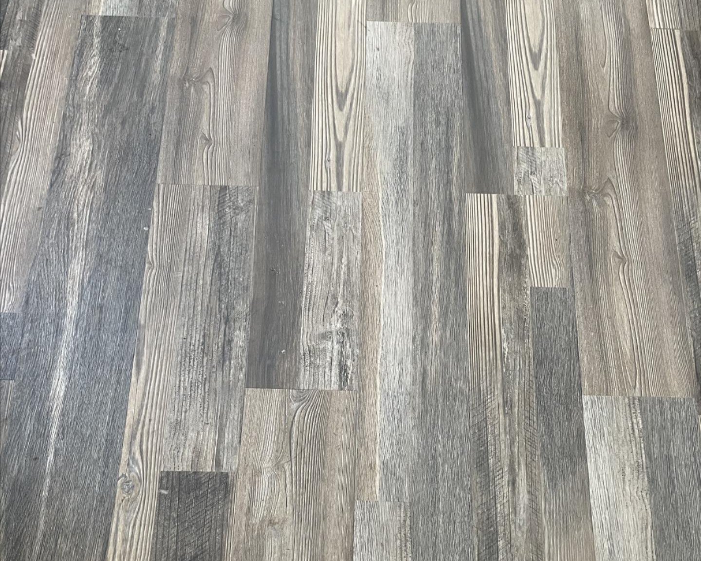 laminate flooring installers in Jackson, WY