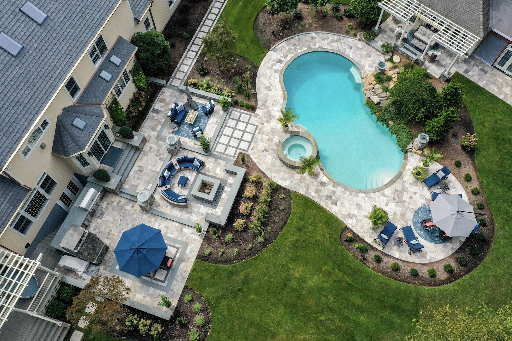 2022 Hardscape North America award winner Torrison Stone & Garden
