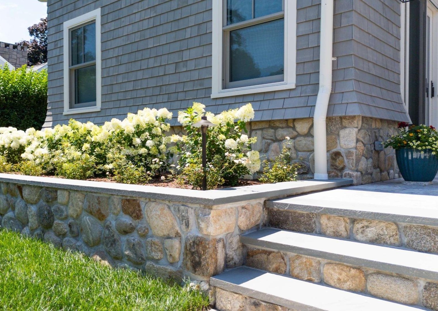 Beautiful patio and garden design ideas in New Haven County, CT