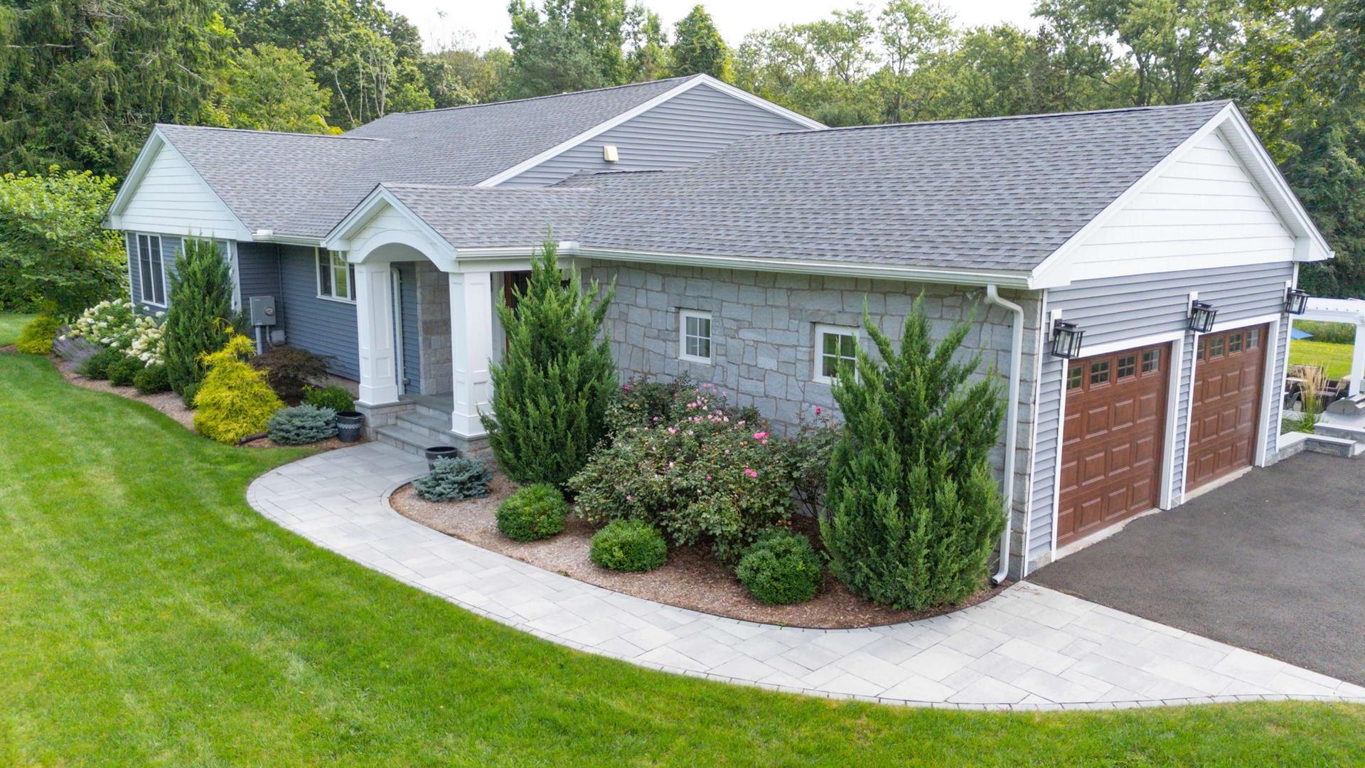 Beautiful patio and garden design ideas in New Haven County, CT