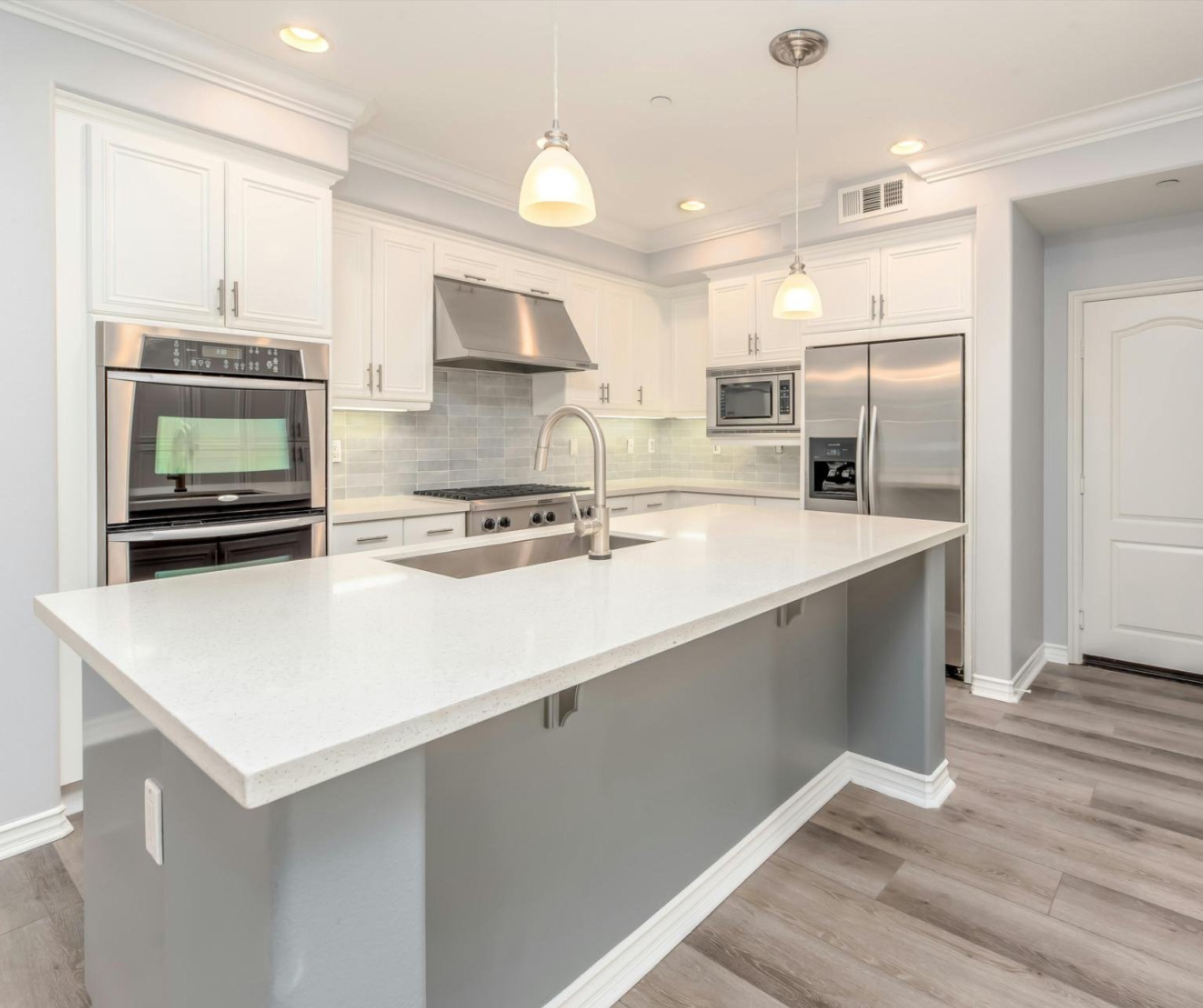 Modern kitchen sink installation in Houston, TX by Tile Zone — expert design, premium materials, and seamless craftsmanship for a stylish, functional space