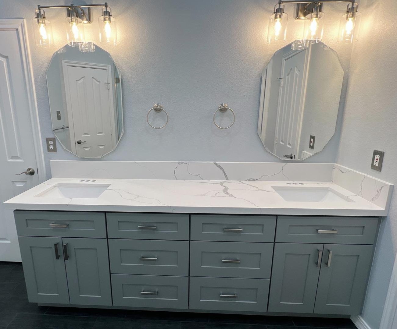 Transform your bathroom with custom granite and quartz countertops from Tile Zone in Houston, TX — expert fabrication, installation, and timeless design that elevates your space