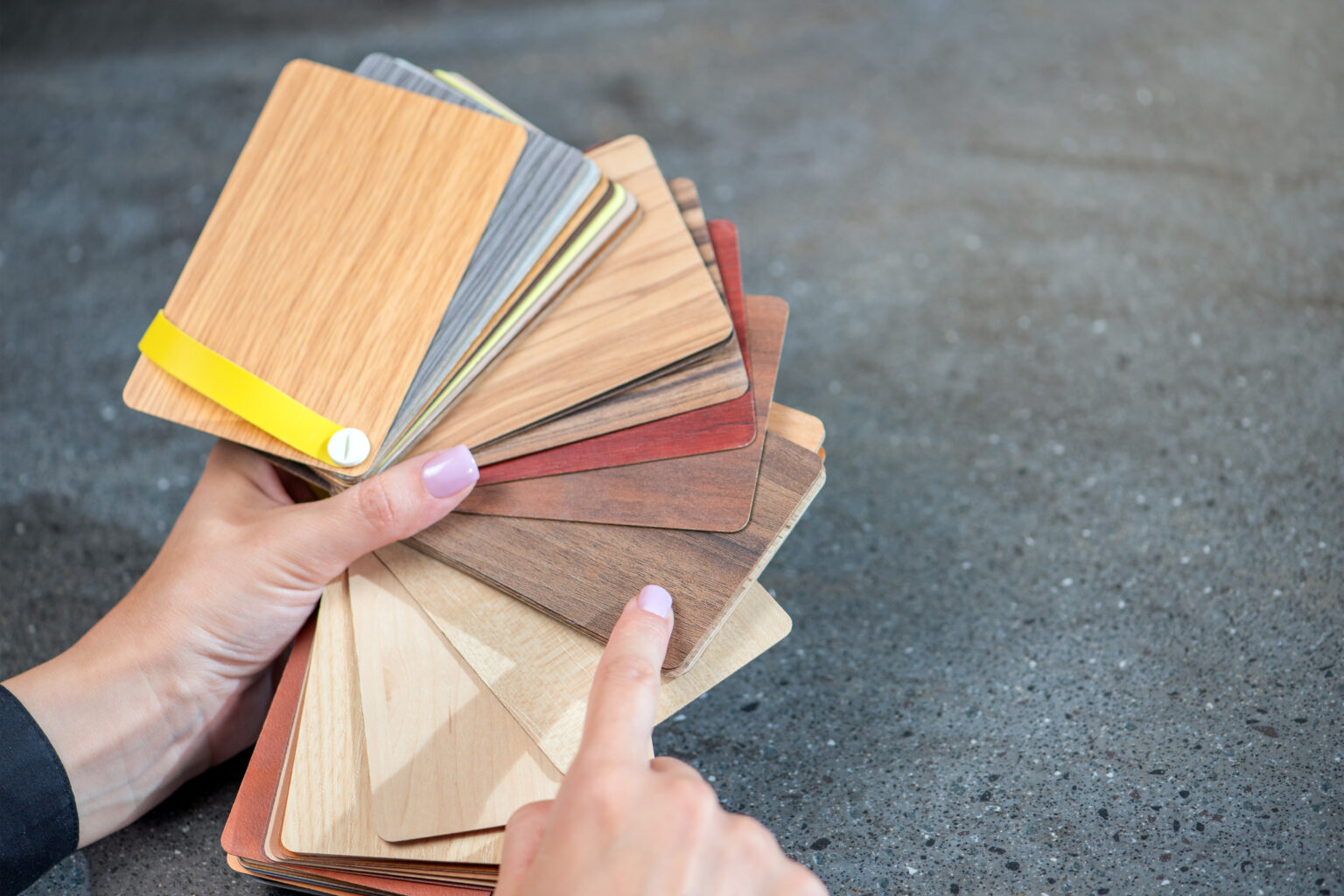 Variety of laminate floor choices at Mid America Flooring Solutions