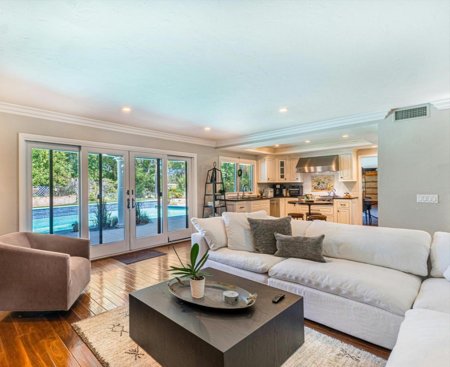 Professional carpet and floor cleaning results in a Winter Springs home by Dan Dan the Carpet Man