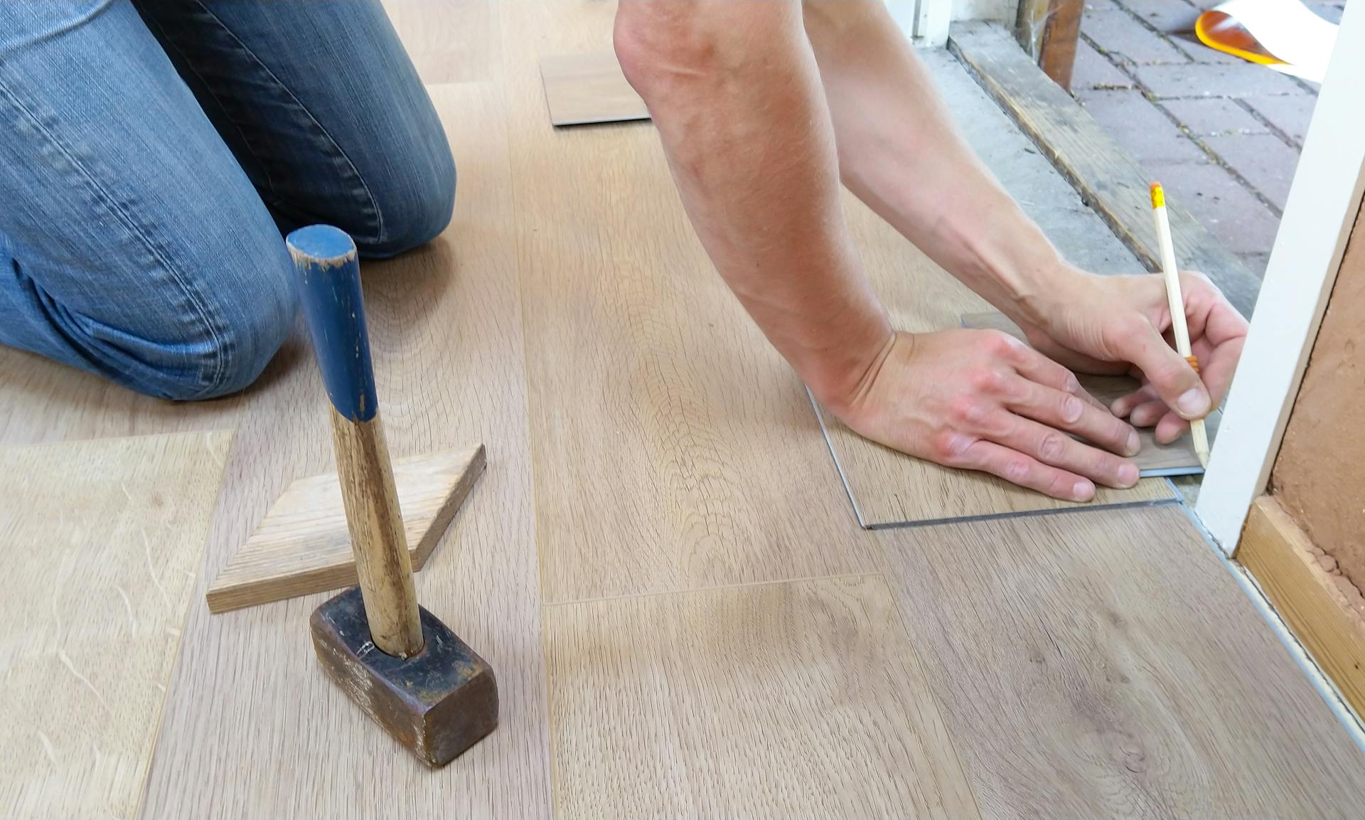 Flooring installers in Indianapolis, IN