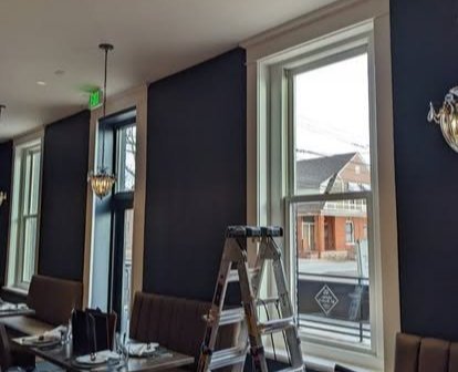 Local specialists installing modern custom shades and window coverings in Colorado homes