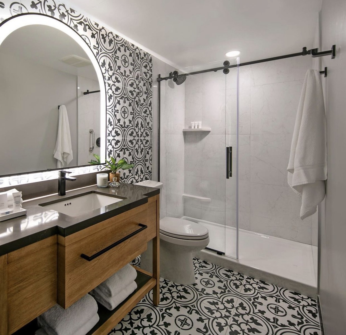 Tile flooring stores in Dallas, TX