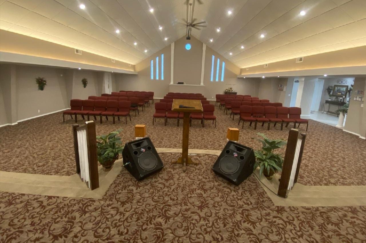 Local flooring professionals installing carpet tiles in Sallisaw, OK – Quality Floors team at work Local flooring professionals installing carpet tiles in Sallisaw, OK – Quality Floors team at work