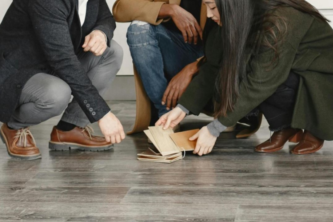 Explore flooring samples with our support through the mobile showroom