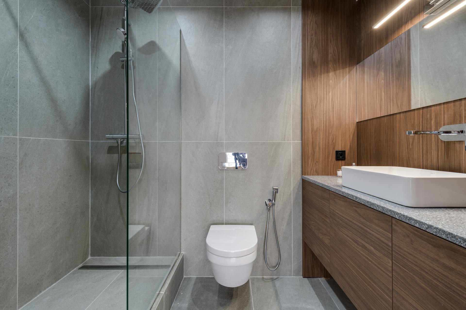Shower tile cleaning in Greenville, SC by 864 Cleaning
