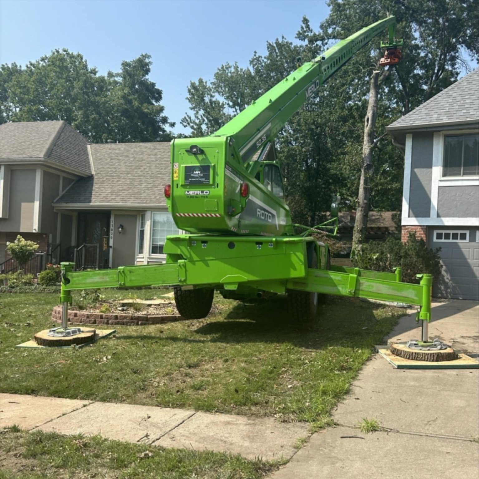 Emergency Tree Services in Lenexa, KS Emergency Tree Services in Lenexa, KS